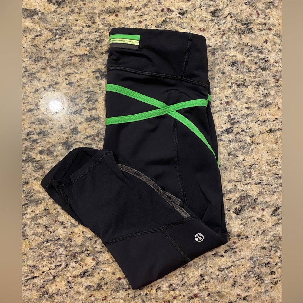 Lululemon run: pace crop black/ocrean stripe frond